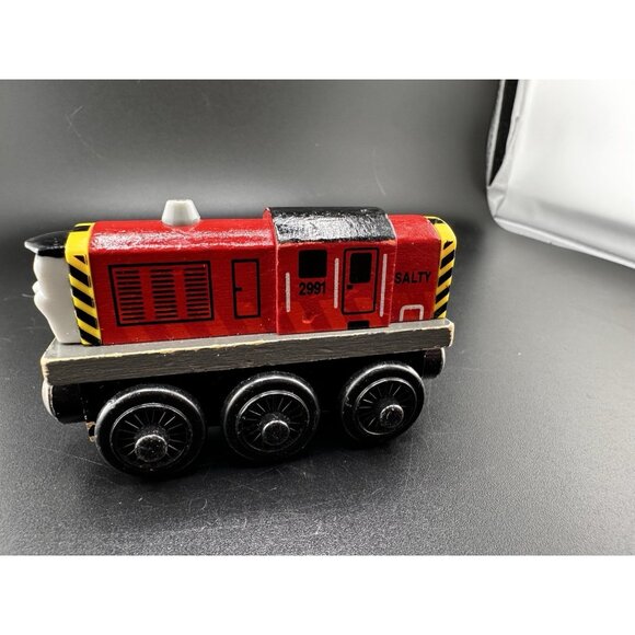 Thomas Wooden Railway Salty Red Train Engine Learning Curve 2003 Vtg-1 - Picture 4 of 10